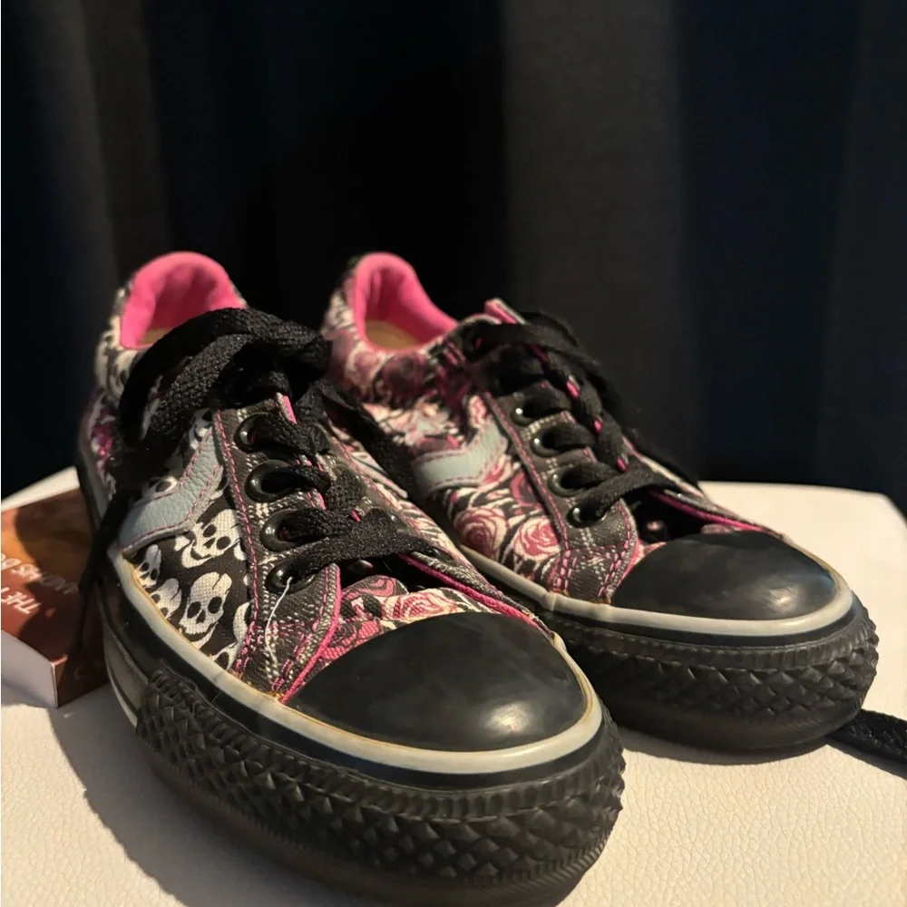 Womens Black and Pink Skull and Roses custom converse Sneakers - Picture 2 of 10